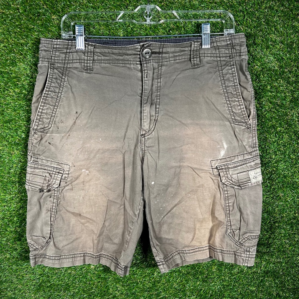Unionbay Mens Cargo Shorts Size 32 Faded Olive Brown Distressed Paint Splatter